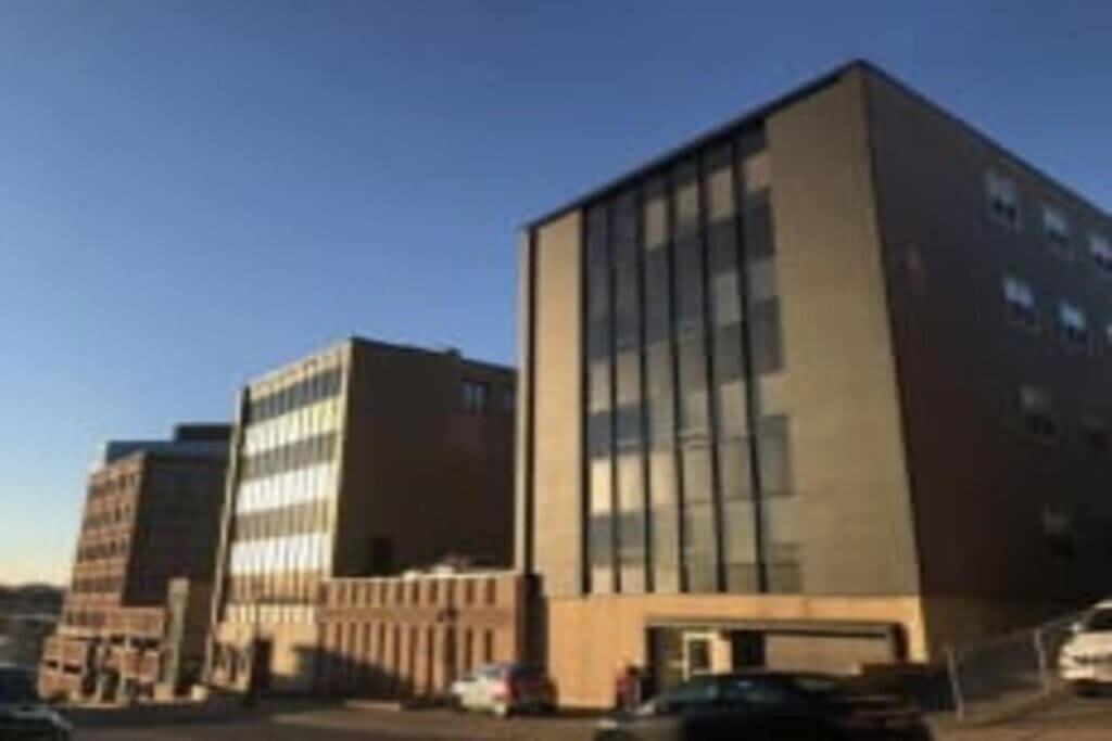 New Large Luxurious 2Br Condo In The Heart Of Uptown Coffee, Wifi Saint John Luaran gambar